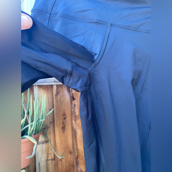 LULULEMON Leggings. Size 10 - Picture 6 of 9